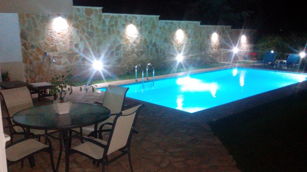 Apartment With Private Pool Кіатон Екстер'єр фото